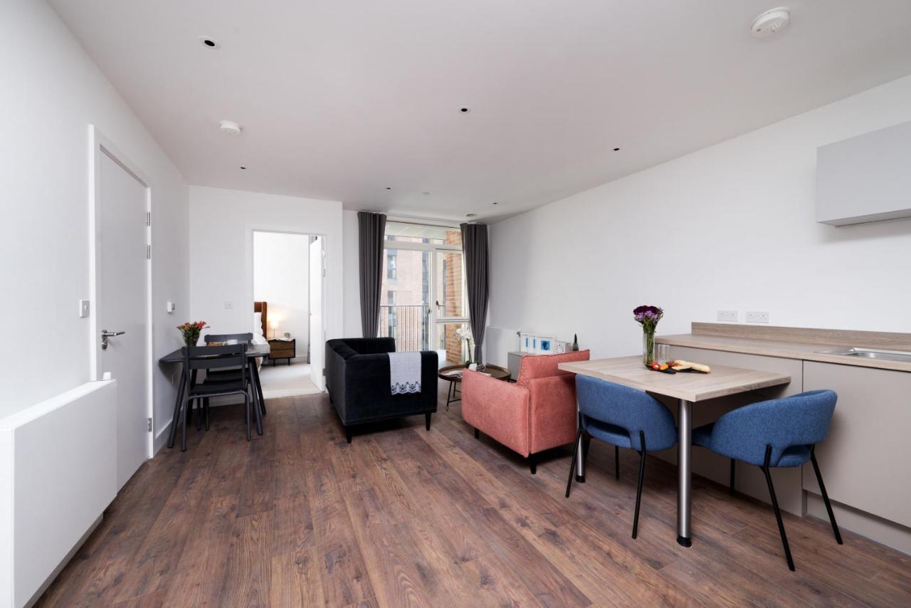Modern Studios And Apartments At Barking Wharf In London Londres Exterior foto