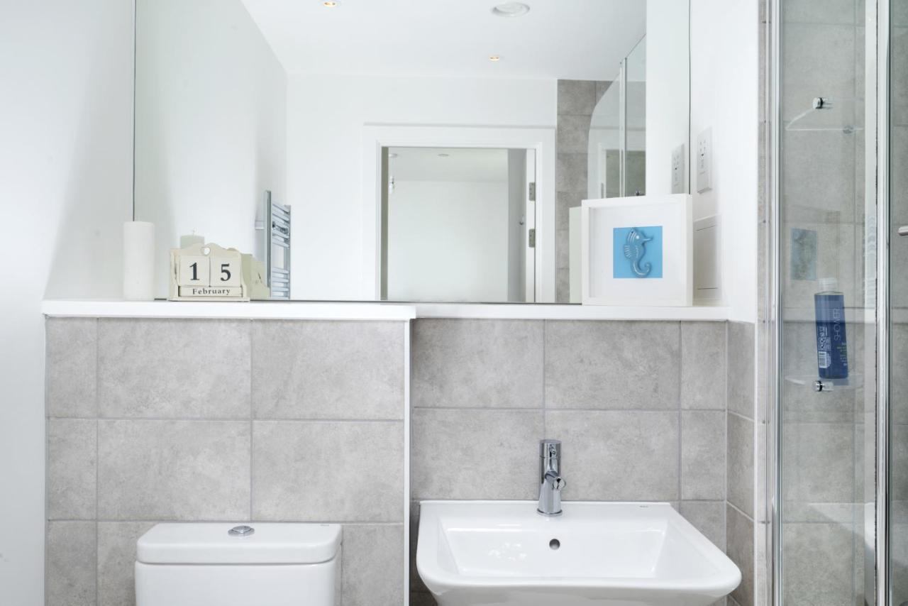 Modern Studios And Apartments At Barking Wharf In London Londres Exterior foto