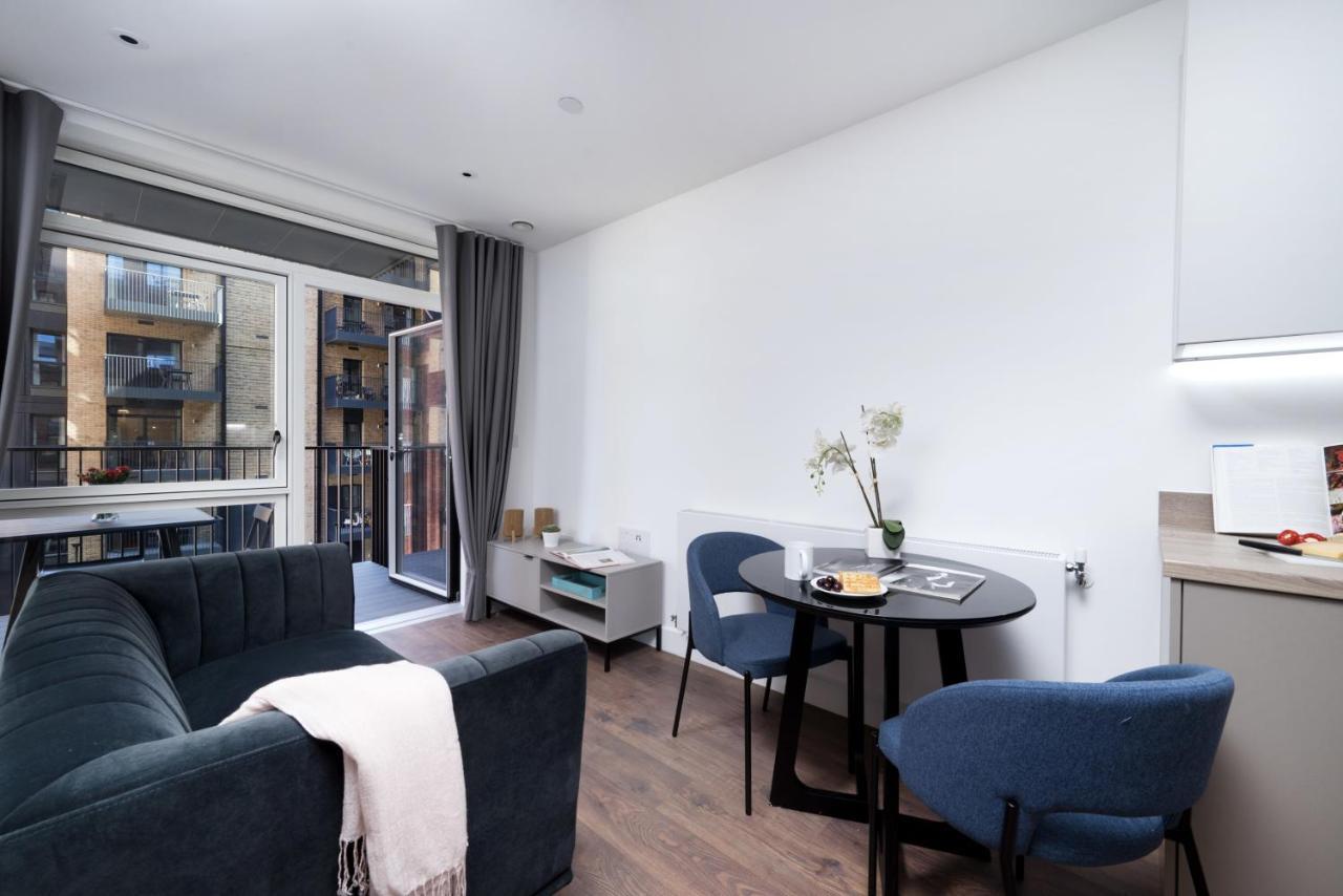 Modern Studios And Apartments At Barking Wharf In London Londres Exterior foto